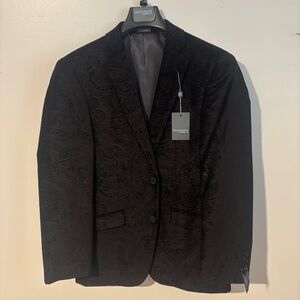 Madison Modern Fit Black Velvet Textured Paisely Blazer